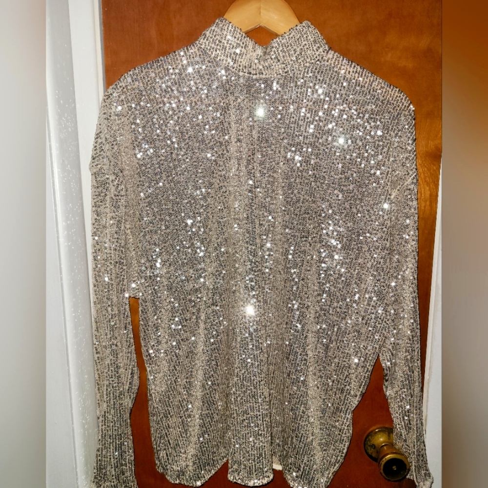 NWT🔥 H&M Sequin Top